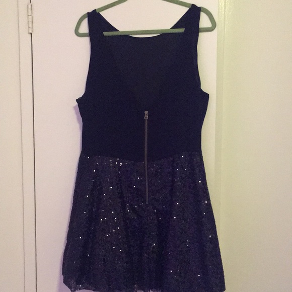 Black sequin party dress - Picture 2 of 4